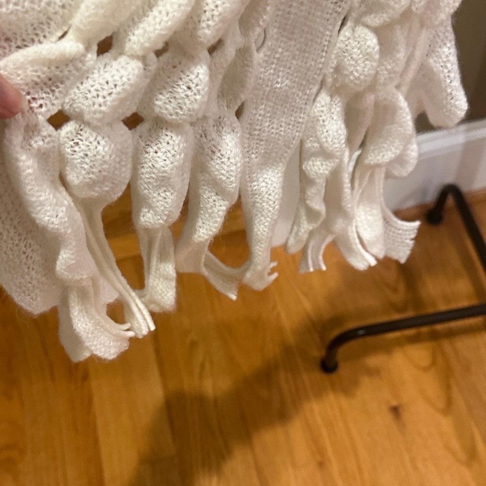 Elegant Cream Knit Scarf - Picture 3 of 5